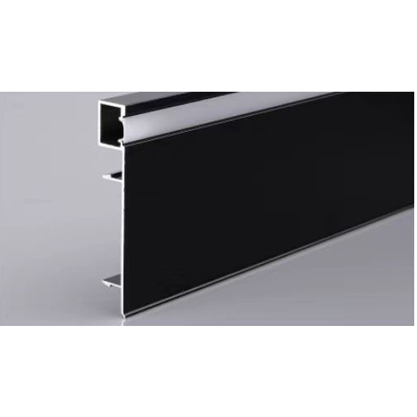 Aluminijast profil za tla črna barva L=2M