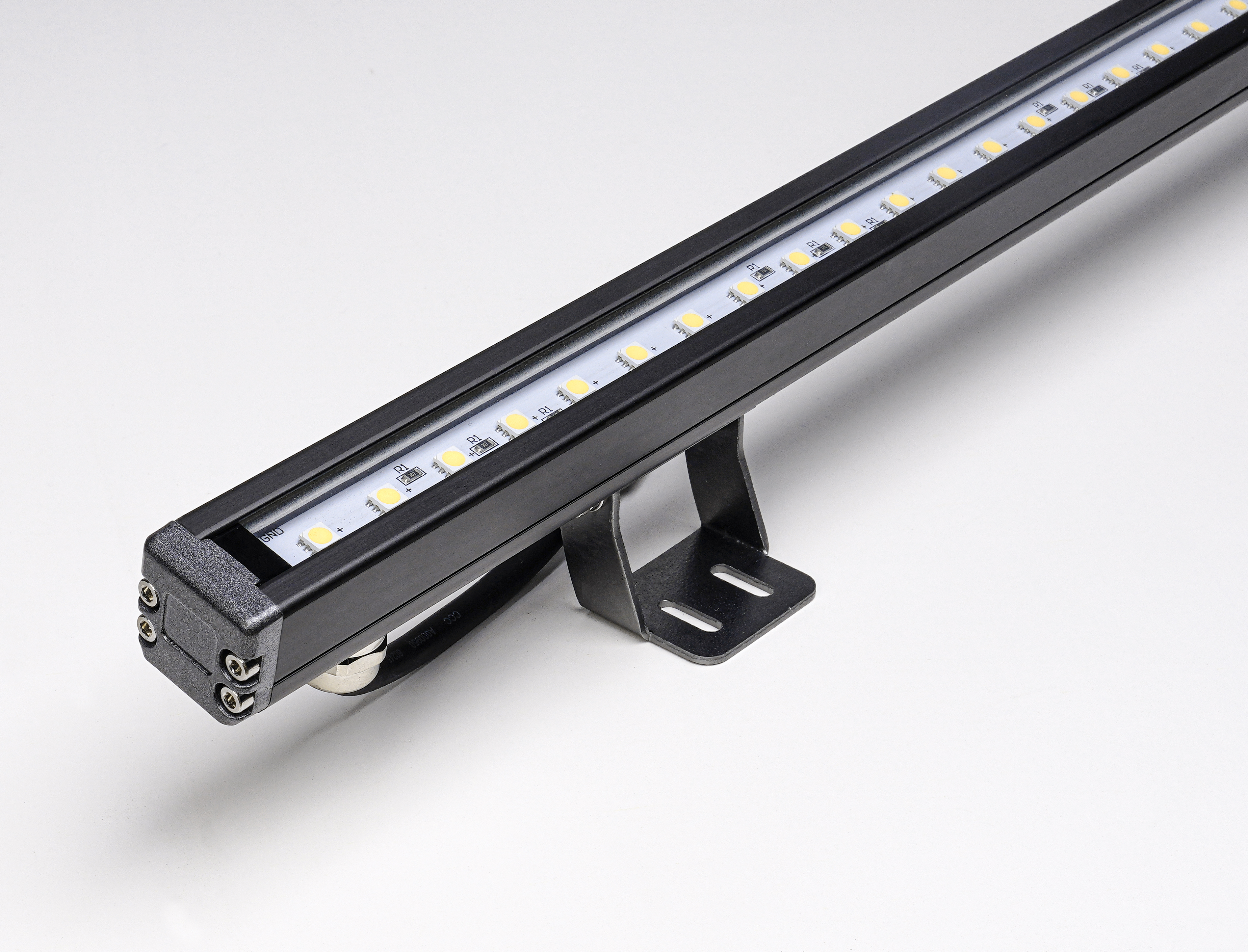 Wall Washer LED 18W RGBW+3000K 1m Programabil IP66 Optonica