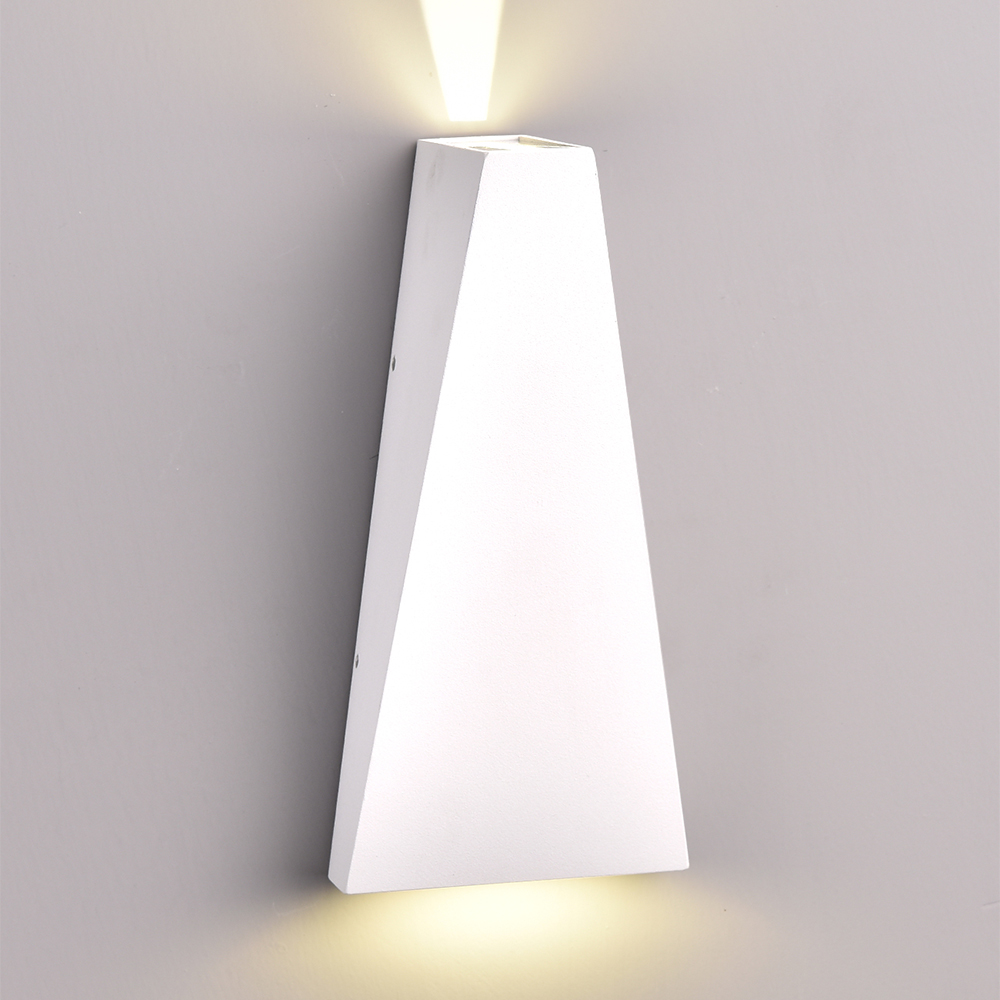LED stenska svetilka bela ohišja