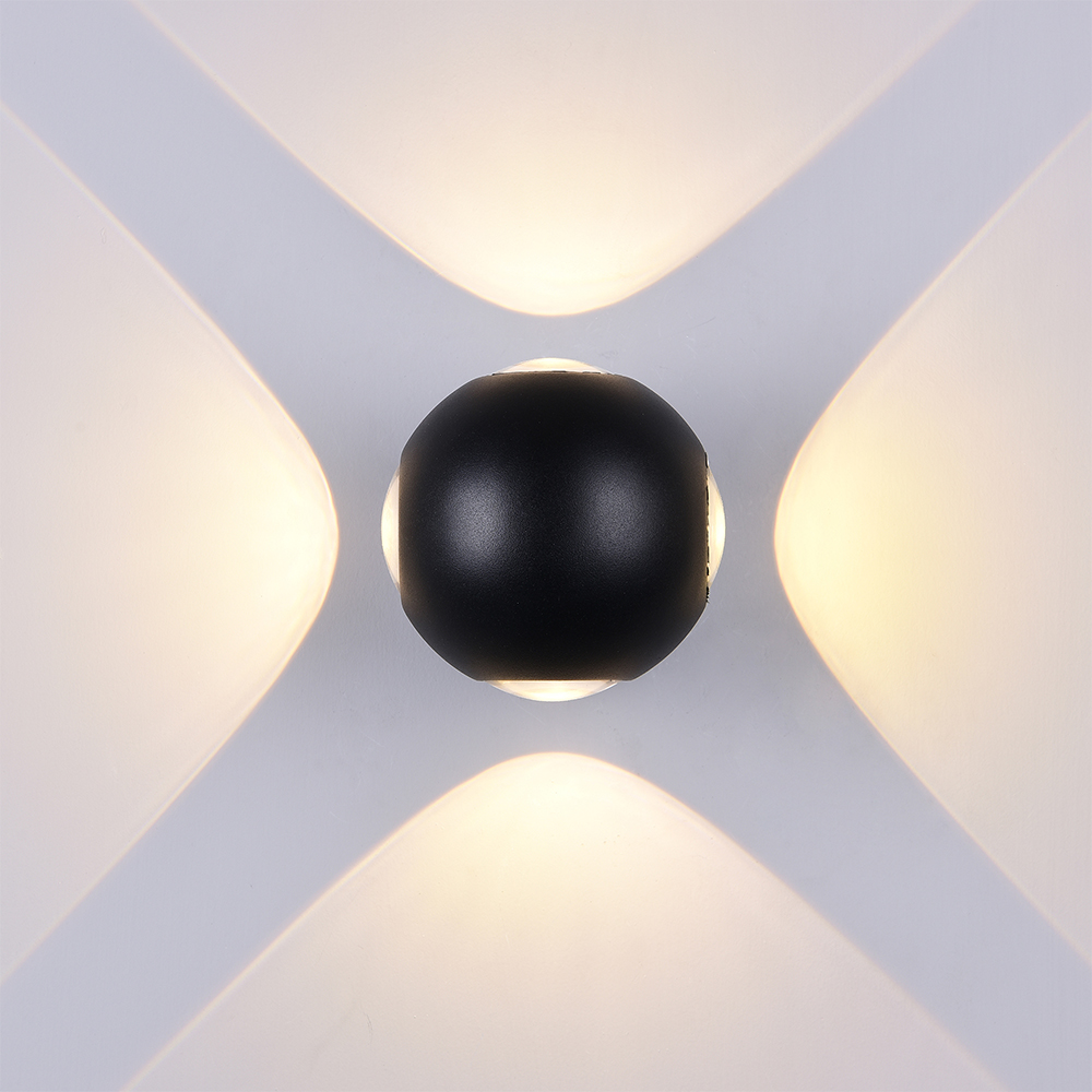 LED stenska svetilka okrogla 4 diode črna ohišje